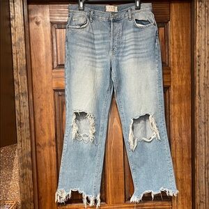 We The Free Light Blue Busted Knees Distressed Boyfriend Jeans size 28